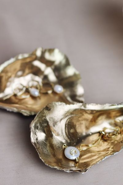 Gold Painted Oyster Shell Set