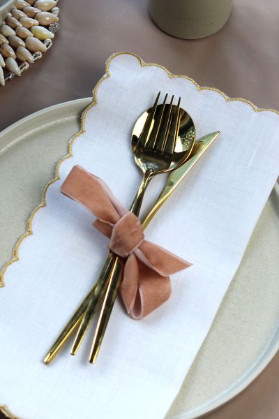 Gold Scallop Edge Placemats Napkins Set of 4
